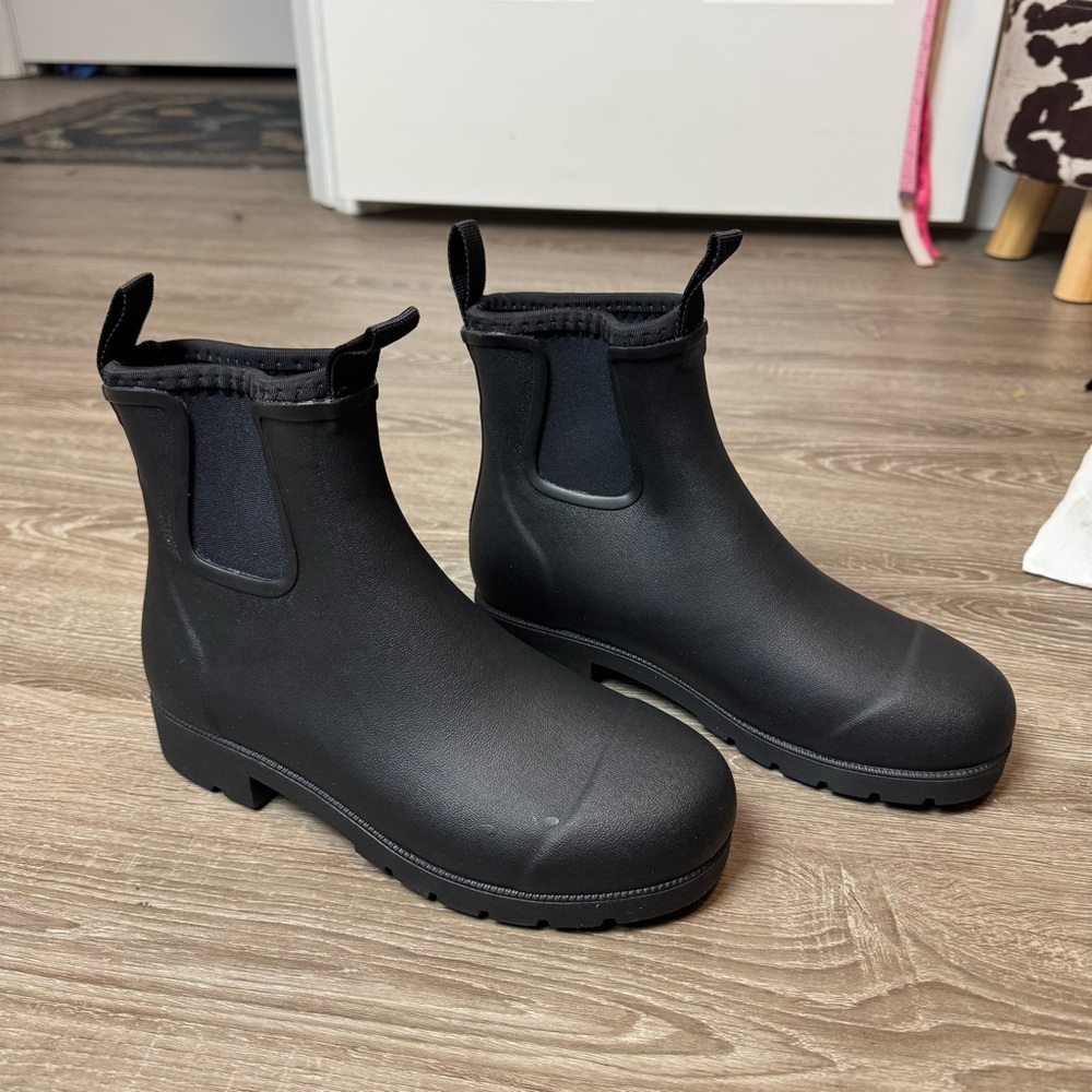 Quince Black Chelsea Rain Boots - Picture 4 of 7